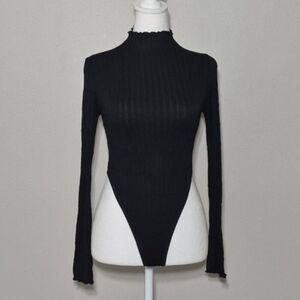 Love Women’s Ribbed Lettuce Trim Mock Neck Bodysuit Blacke Size M NWOT